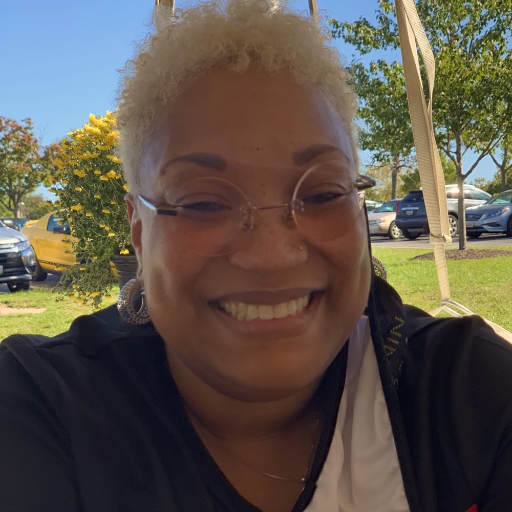 Meet your Posher, Deidre